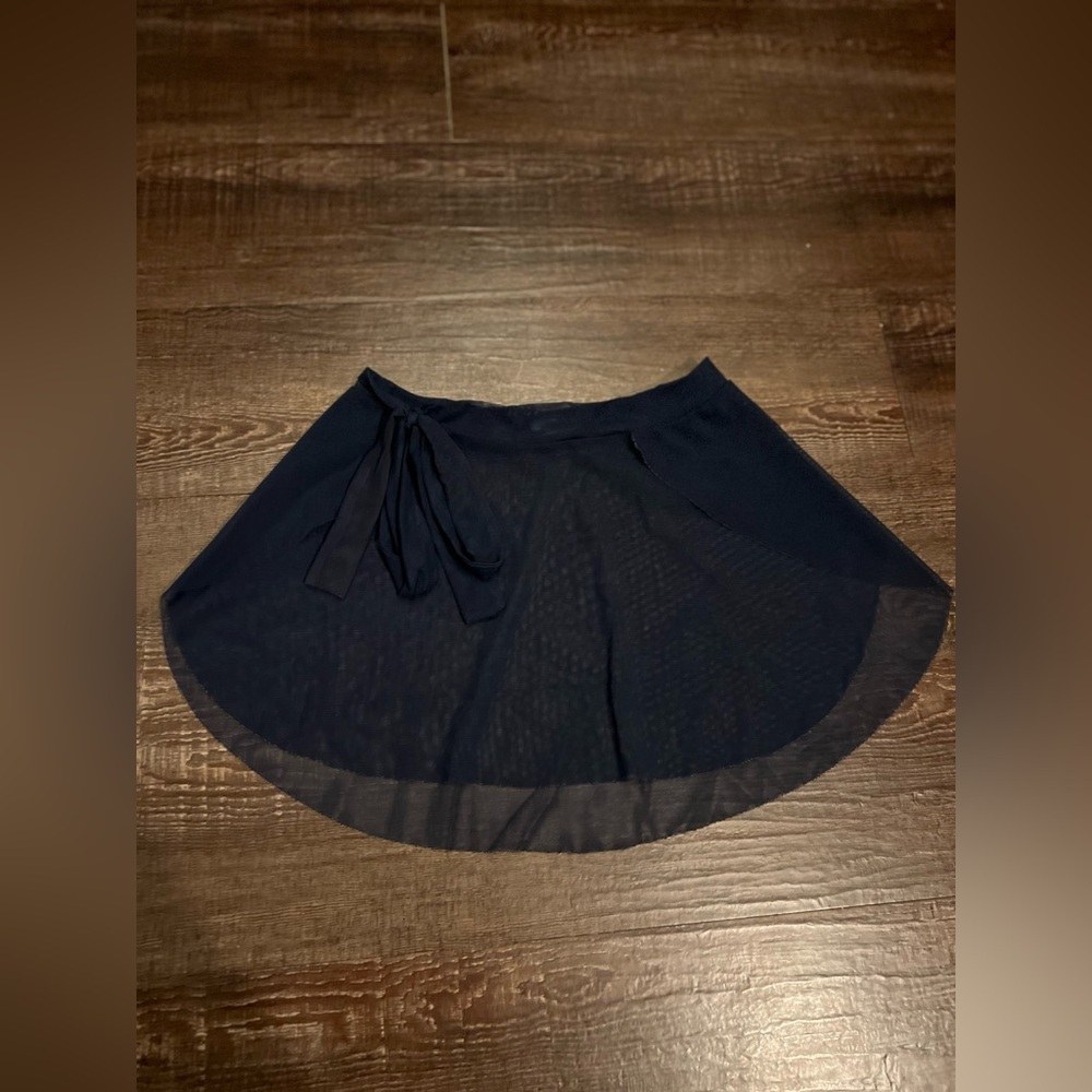 Eleve Dancewear Navy Ballet Skirt Ballet Class, Short mesh skirt with a bow